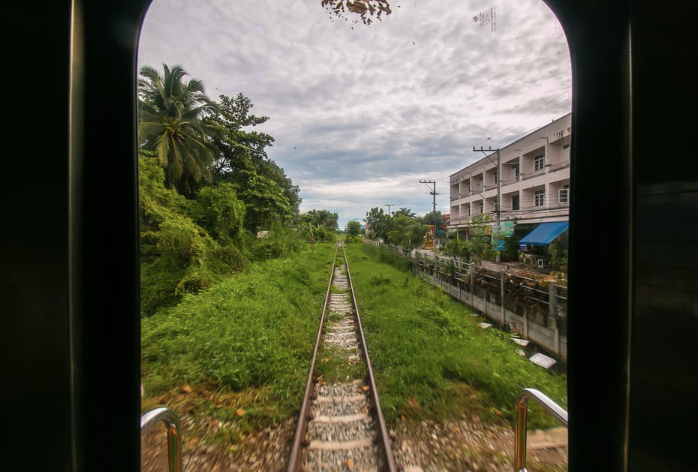 Bangkok: Damnoen Saduak Market and Maeklong Railway Market
